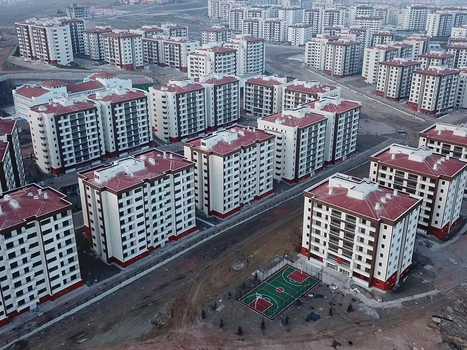 Ankara İli Sincan İlçesi Saraycık Mahallesi Kentsel Dönüşüm ve Gelişim Projesi 3. Bölge 1. Etap 541 Adet Konut, 1 Adet T9-A , 1 Adet T9-B, 1 Adet Mescit, 1 Adet İmam Hatip Lisesi İnşaatları İle Altyapı ve Çevre Düzenlemesi İşi