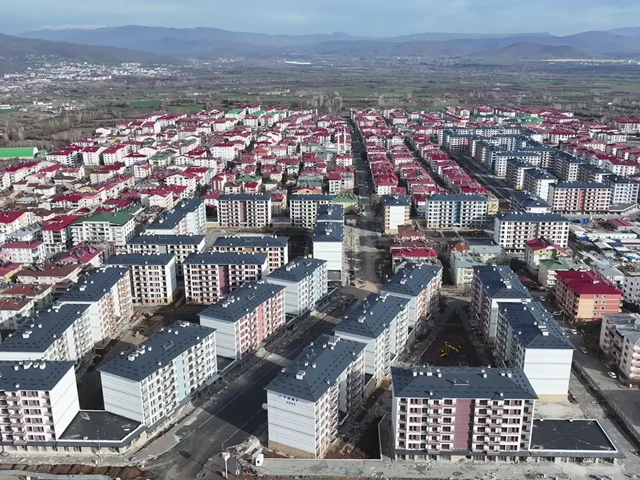 Bingöl İli Merkez İlçesi Kültür Mahallesi 1172 Adet Konut ve 196 Adet Dükkan İnşaatı İle Altyapı ve Çevre Düzenlemesi İşi
