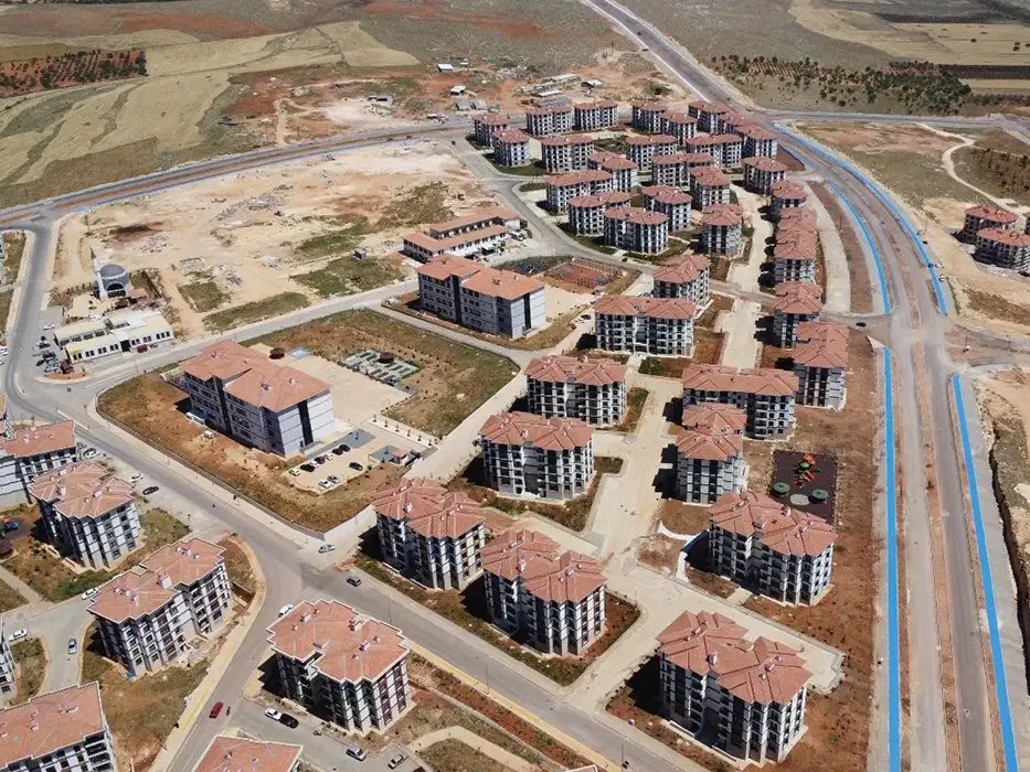 Gaziantep İli Şahinbey İlçesi Burçkarakuyu (Geneyik) Mevki 1. Etap 719 Adet Konut İnşaatı ile Altyapı ve Çevre Düzenlemesi İşi