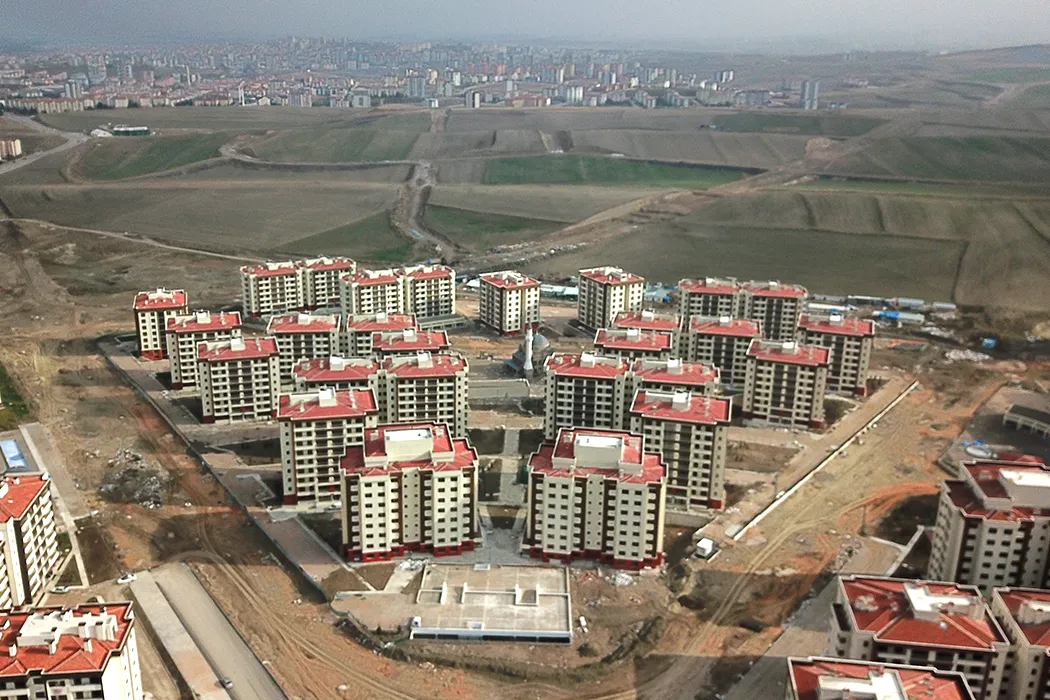 Ankara İli Sincan İlçesi Saraycık Mahallesi 2. Bölge 2. Etap 891 Adet Konut, 3 Adet Ticaret Merkezi , 1 Adet Mescit ve Otopark İnşaatları İle Altyapı ve Çevre Düzenlemesi İşi