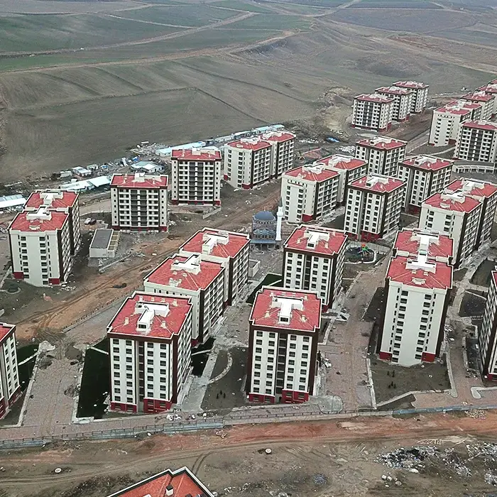 Ankara İli Sincan İlçesi Saraycık Mahallesi 2. Bölge 2. Etap 891 Adet Konut, 3 Adet Ticaret Merkezi , 1 Adet Mescit ve Otopark İnşaatları İle Altyapı ve Çevre Düzenlemesi İşi