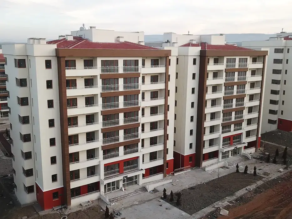 Ankara İli Sincan İlçesi Saraycık Mahallesi Kentsel Dönüşüm ve Gelişim Projesi 3. Bölge 1. Etap 541 Adet Konut, 1 Adet T9-A , 1 Adet T9-B, 1 Adet Mescit, 1 Adet İmam Hatip Lisesi İnşaatları İle Altyapı ve Çevre Düzenlemesi İşi