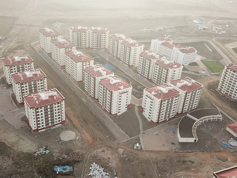 Ankara İli Sincan İlçesi Saraycık Mahallesi Kentsel Dönüşüm ve Gelişim Projesi 3. Bölge 1. Etap 541 Adet Konut, 1 Adet T9-A , 1 Adet T9-B, 1 Adet Mescit, 1 Adet İmam Hatip Lisesi İnşaatları İle Altyapı ve Çevre Düzenlemesi İşi