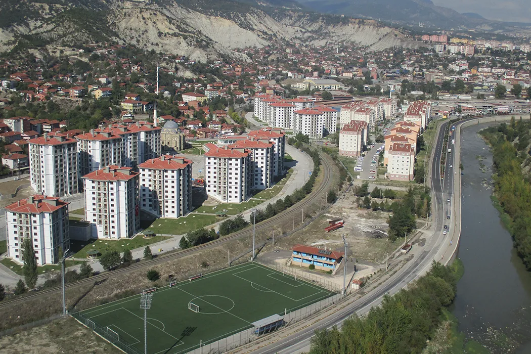 Karabük Merkez Kentsel Dönüşüm Ve Gelişim Projesi 700 Adet Konut, 1 Adet 600 Kişilik Cami, 1 Adet 750 Kişilik Cami, 1 Adet Ticaret Merkezi Ve 1 Adet Büfe İnşaatı İle Altyapı Ve Çevre Düzenlemesi İşi