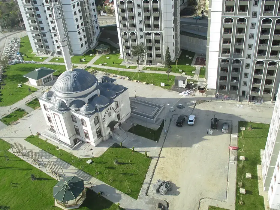 Karabük Merkez Kentsel Dönüşüm Ve Gelişim Projesi 700 Adet Konut, 1 Adet 600 Kişilik Cami, 1 Adet 750 Kişilik Cami, 1 Adet Ticaret Merkezi Ve 1 Adet Büfe İnşaatı İle Altyapı Ve Çevre Düzenlemesi İşi