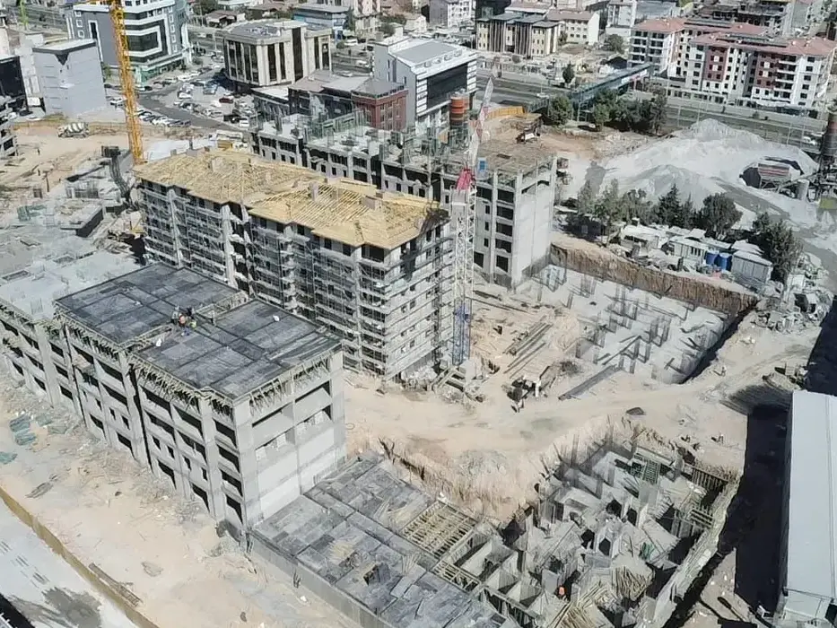 Malatya İli Merkez Battalgazi İlçesi İsmetiye, Niyazi ve Kavaklıbağ Mahalleleri 4. Bölge 2. ve 3. Etaplar 409 Adet Konut ve 136 Adet Dükkan İnşaatları İle Altyapı ve Çevre Düzenlemesi İşi