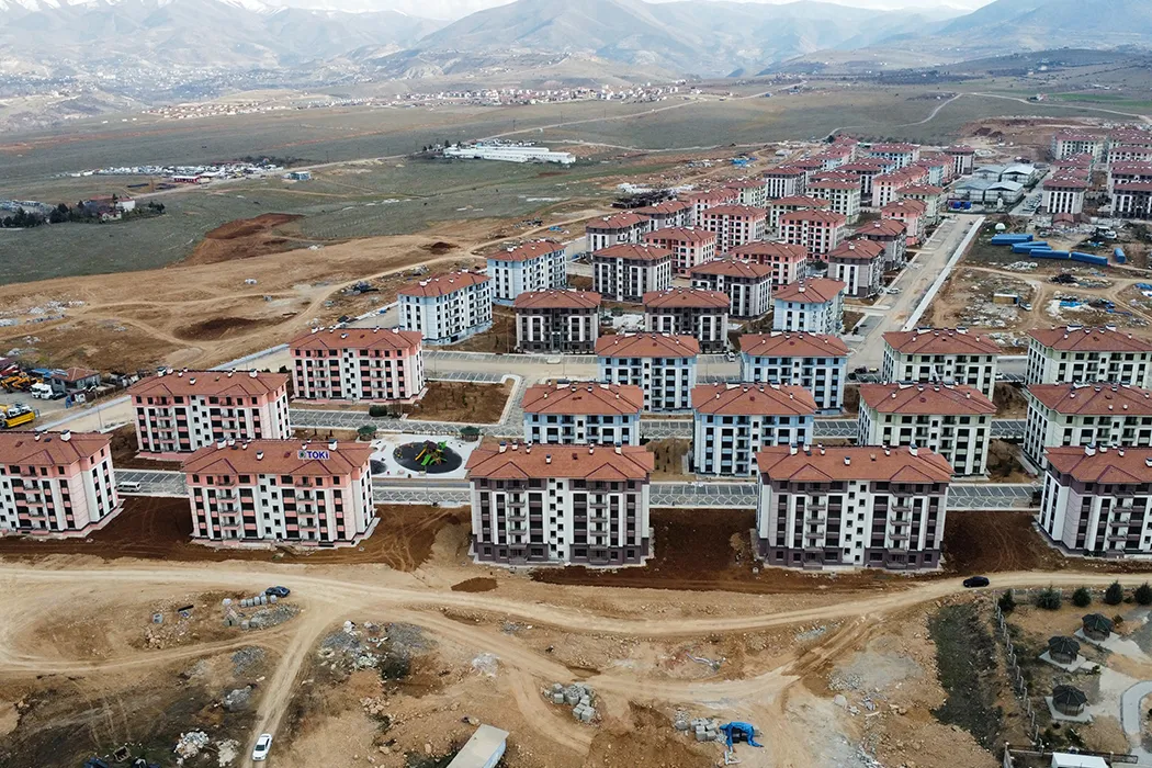 Malatya İli Yeşilyurt İlçesi İkizce Mahallesi 3 Etap 736 Adet Konut İnşaatı ile Altyapı ve Çevre Düzenlemesi İşi