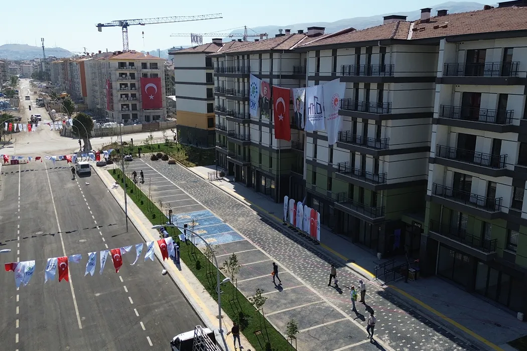 Malatya İli, Yeşilyurt İlçesi, Merkez 19. Bölge 404 Adet Konut, 114 Adet Dükkan ve 12 Adet Ofis İnşaatları ile Altyapı ve Çevre Düzenlemesi İşi