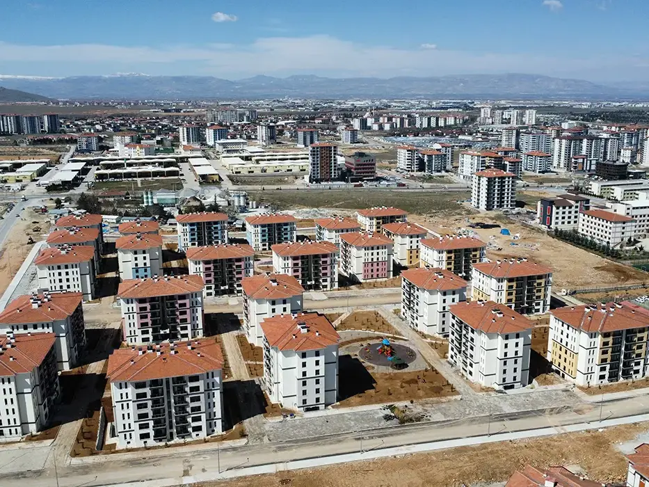 Malatya İli Yeşilyurt İlçesi Yakınca Mahallesi Kentsel Dönüşüm Projesi 541 Adet Konut ve 22 Adet Dükkan İnşaatları İle Altyapı ve Çevre Düzenlemesi İşi